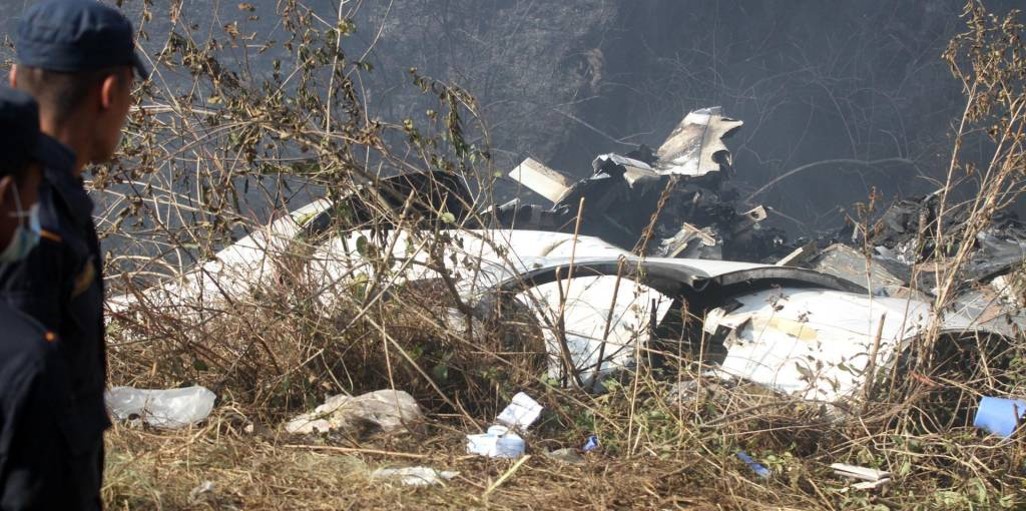 CONTINÚA LA BÚSQUEDA DE 5 CUERPOS Hallan las cajas negras del avión