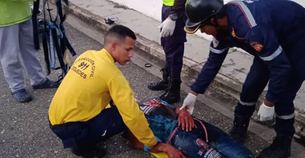 PIERDEN EL CONTROL DE LA MOTO Un joven falleció y otro quedó