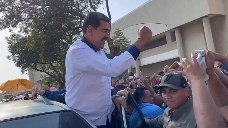 VISITA PRESIDENCIAL Maduro arribó a Mara para liderar acto de campaña