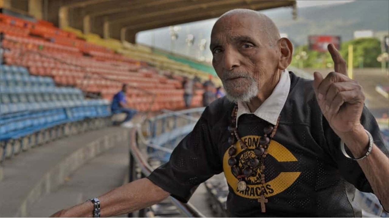 EL MEJOR REGALO DE CUMPLEAÑOS! Este #09FEB arriba a 104 años Jesús  'Chivita' Lezama y lo celebra con el campeonato 21 del Caracas BBC -  Noticia al Minuto
