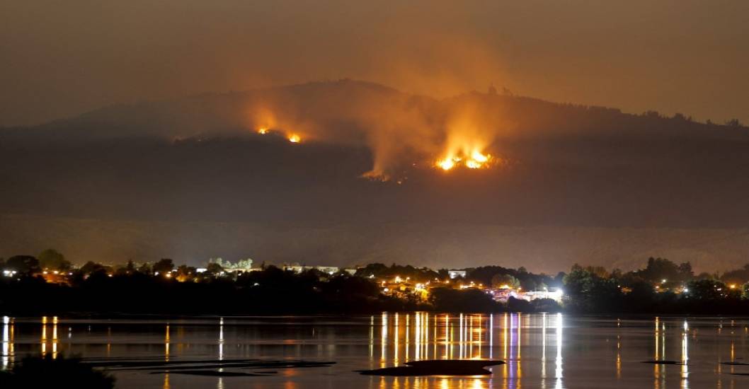 ¡VERANO ARRASADOR! Al menos 20 incendios forestales siguen en combate ...