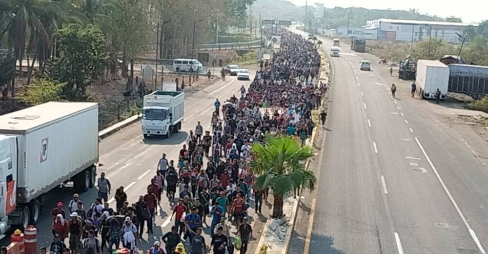 EN EL LLAMADO VIACRUCIS DEL MIGRANTE Miles de personas salen en