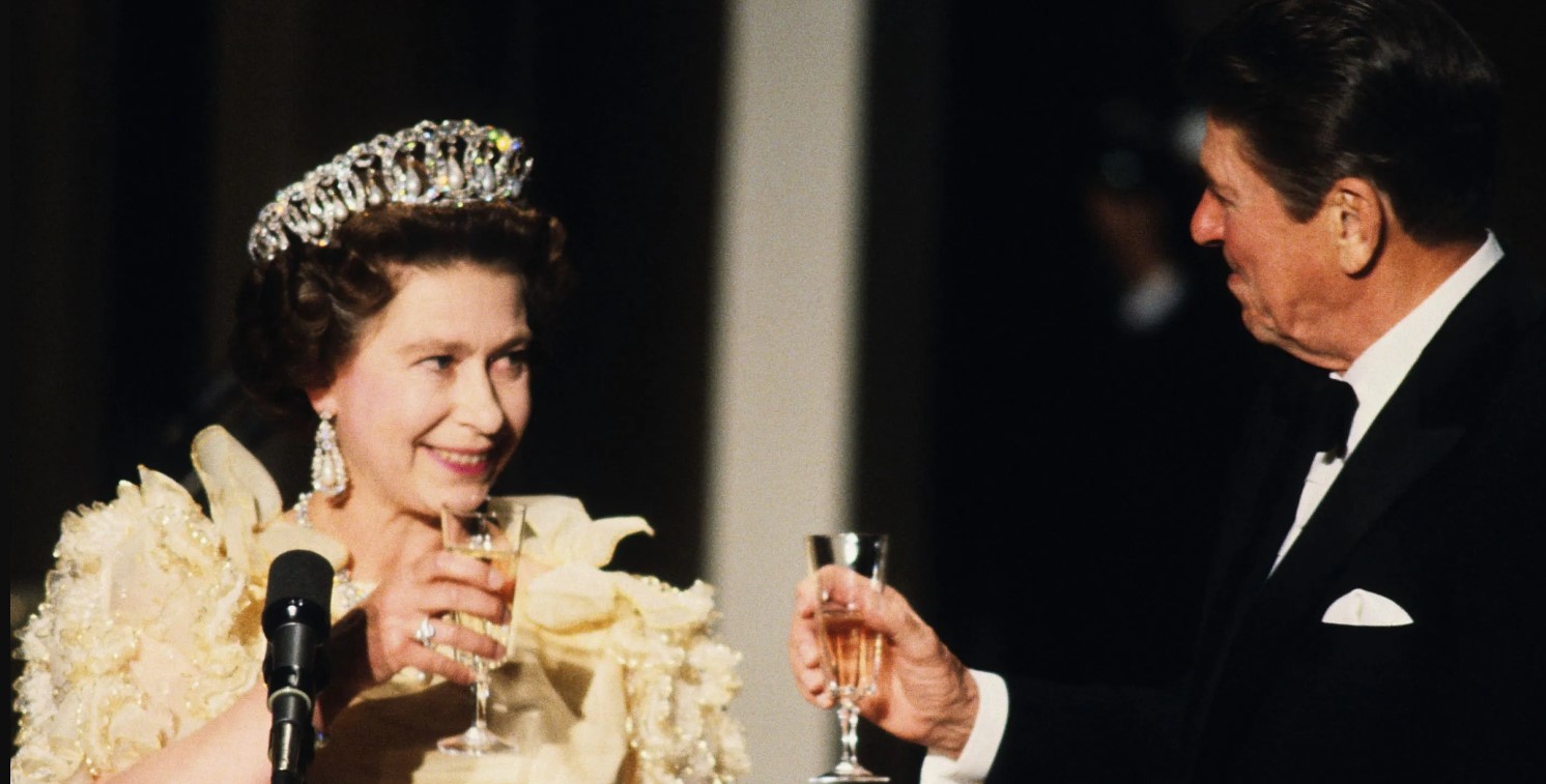 ¡EN UNA VISITA A ESTADOS UNIDOS! El FBI revela una amenaza de atentado contra Isabel II en 1983