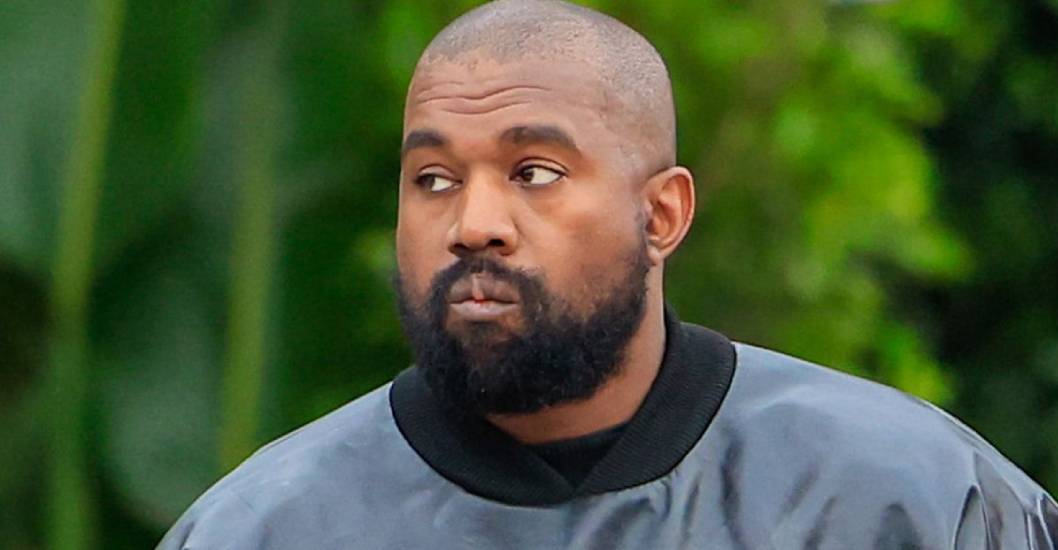 ¡INTERFERENCIA DEL TRABAJO! Kanye West es demandando por paparazzi que lo acusa de agresión en California