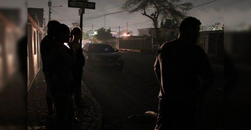 ARRECIA EL CASTIGO ELÉCTRICO EN MARACAIBO! En Mara Norte 12 familias llevan  25 días sin electricidad y no hay respuesta - Noticia al Minuto