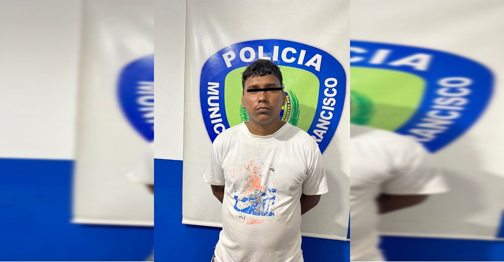 ¡ANDABA CARGADO! Polisur detiene sujeto en Domitila Flores, con 18 envoltorios de presunta droga y un arma de fuego