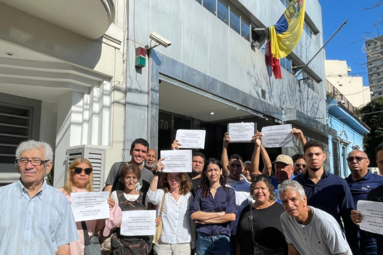 ¡CLAMOR POPULAR! Venezolanos en Argentina exigen que se abra el RE en el exterior: “Queremos registrarnos»