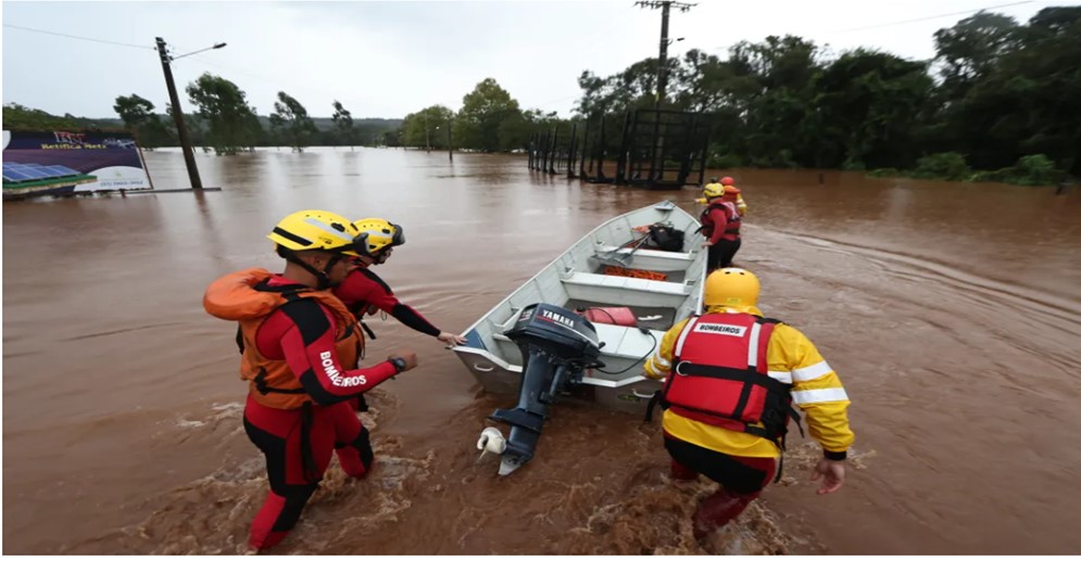 ¡NATURALEZA INCLEMENTE! Más de 40 fallecidos y 60 desaparecidos tras lluvias devastadoras en Brasil || Videos