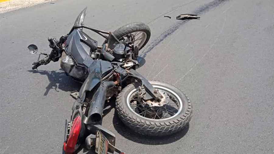 ¡MENORES LESIONADOS! Colisión entre motocicletas deja tres heridos en la Guajira (Video)