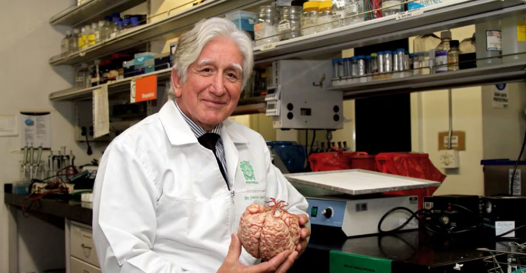 ¡PRIMER LATINOAMERICANO EN RECIBIRLO! El colombiano Francisco López ganó «el Nobel de la investigación sobre el alzhéimer»