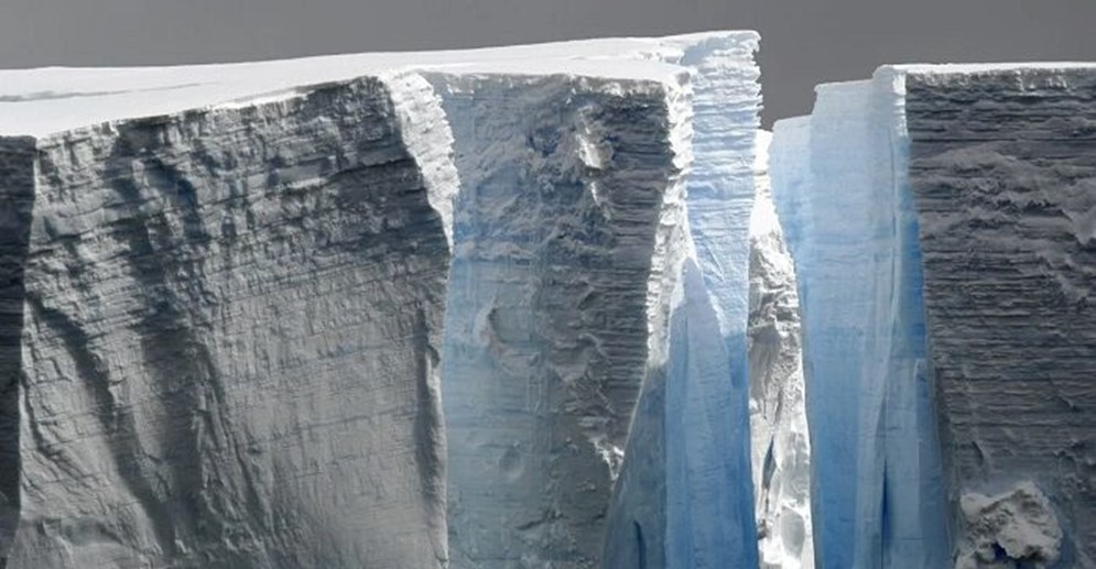 ¿PROCESO NATURAL? Desprendimiento de iceberg de 380 km² en la Antártida