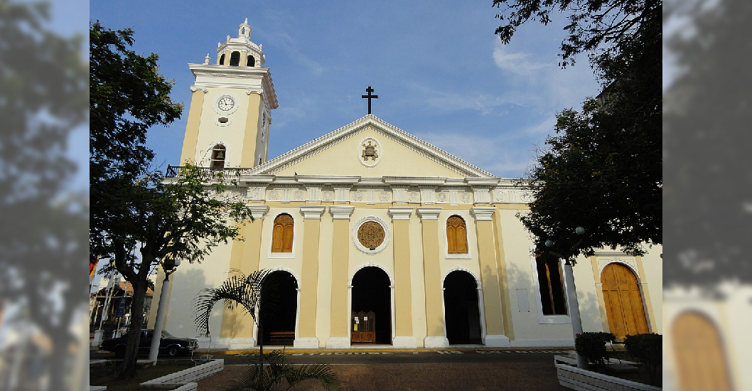 ¡REVISA HASTA QUE HORA! Actos fúnebres de monseñor Roberto Lückert León se realizan en la Catedral de Maracaibo
