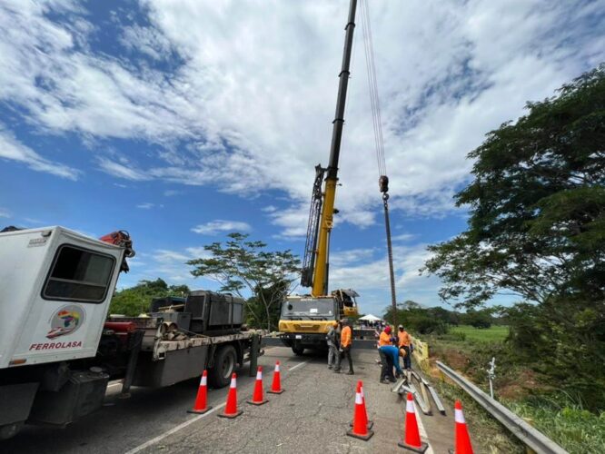 ¡EJECUTAN TRABAJOS! Gobierno Nacional rehabilita con celeridad tramo colapsado en la vía Falcón-Zulia