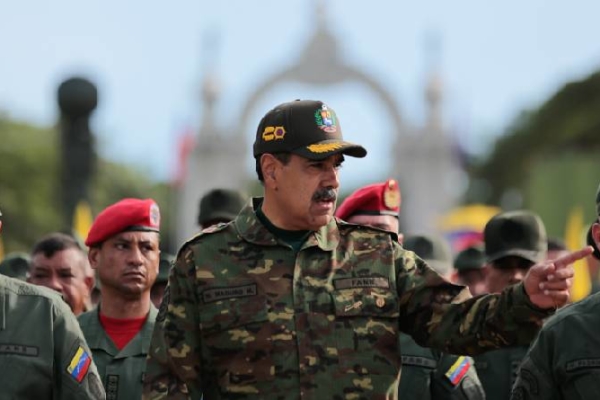 ¡ACTO PROTOCOLARIO! Maduro recibió homenaje del Ejército en conmemoración de la Batalla de Carabobo