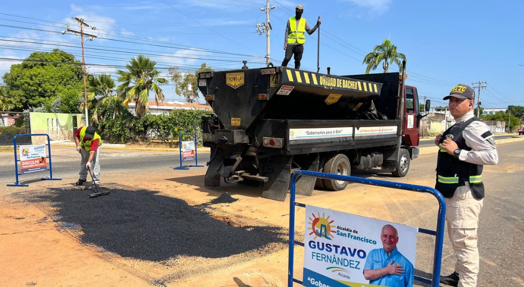 BENEFICIOS PARA CONDUCTORES Y TRANSEÚNTES! Alcaldía de San Francisco  continúa mejoramiento de la vialidad con bacheo en la avenida 5 - Noticia  al Minuto