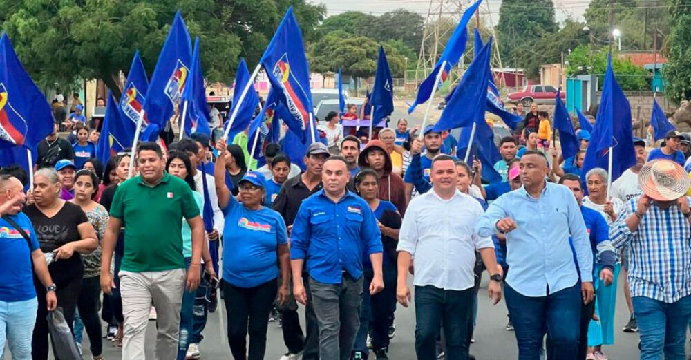 CON ALEGRÍA Y RESPALDO POPULAR! Candidato Henry Ramírez inicia campaña en el oeste marabino: ''La gente confía en Manuel Rosales'' - Noticia al Minuto