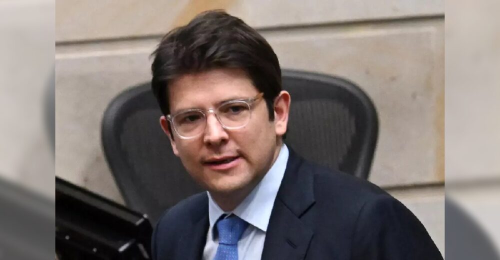 SIGUE LUCHANDO! Miguel Uribe Turbay continúa estable, pero en estado  crítico - Noticia al Minuto