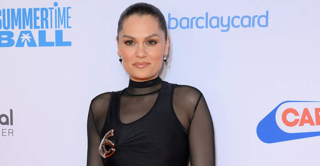 ¡CUIDADOS ESPECIALIZADOS! Hospitalizan a la cantante Jessie J tras su operación de cáncer de mama