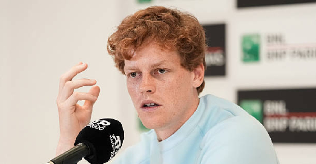 ¡»MI RODILLA NO RESPONDE»! Jannik Sinner no podrá defender su corona en el Abierto de Pekín