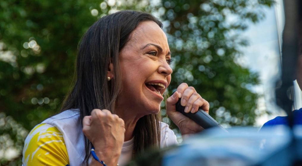¡«ESTOY AQUÍ. CON USTEDES»! María Corina Machado regresó al país tras 10 meses fuera