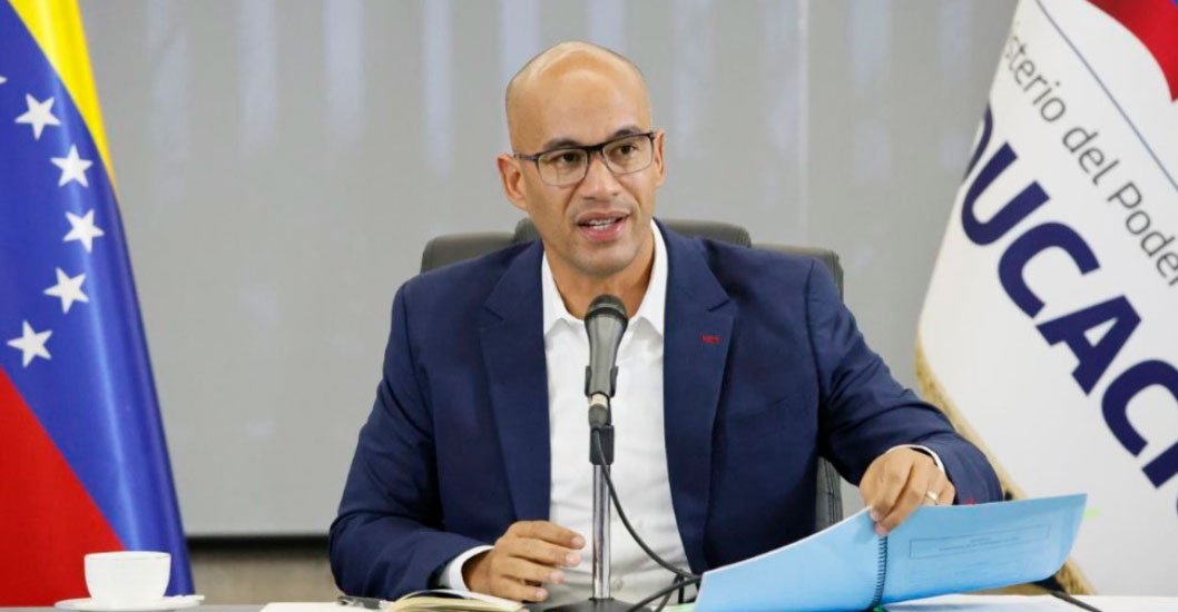 ¡A EFECTUARSE ENTRE EL 20 DE OCTUBRE Y EL 27 DE NOVIEMBRE! Héctor Rodríguez presenta orientaciones para la I Feria de Identidad 2026
