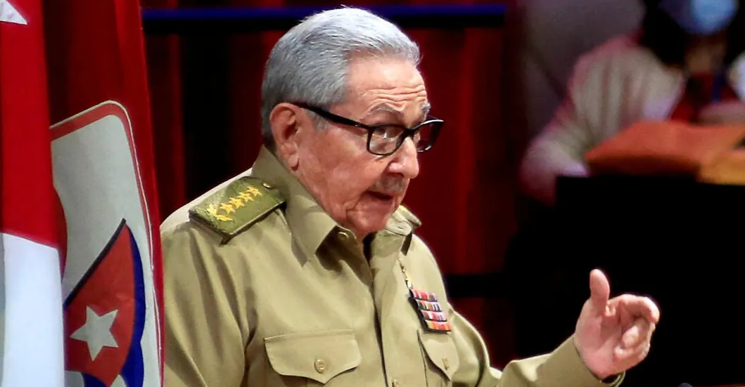 ¡CASO DE HERMANOS AL RESCATE! Juez de Miami firma orden de arresto contra Raúl Castro por cargos estatales