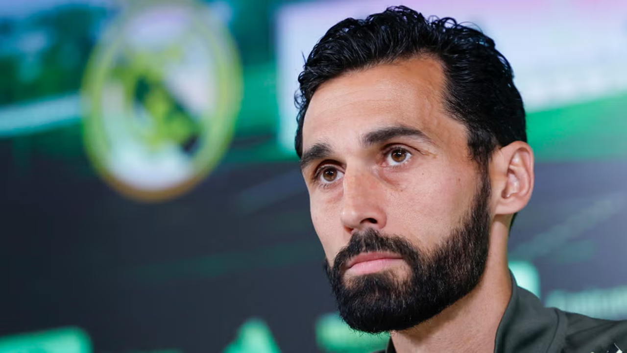 ¡PASO NADA PROVECHOSO! Real Madrid se separa del entrenador Álvaro Arbeloa, y abre el camino para que Mourinho vuelva