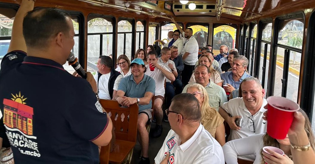 ¡IMPULSANDO EL TURISMO! Participantes del XIII Congreso de la Facultad de Medicina de LUZ recorrieron ruta patrimonial en el tranvía
