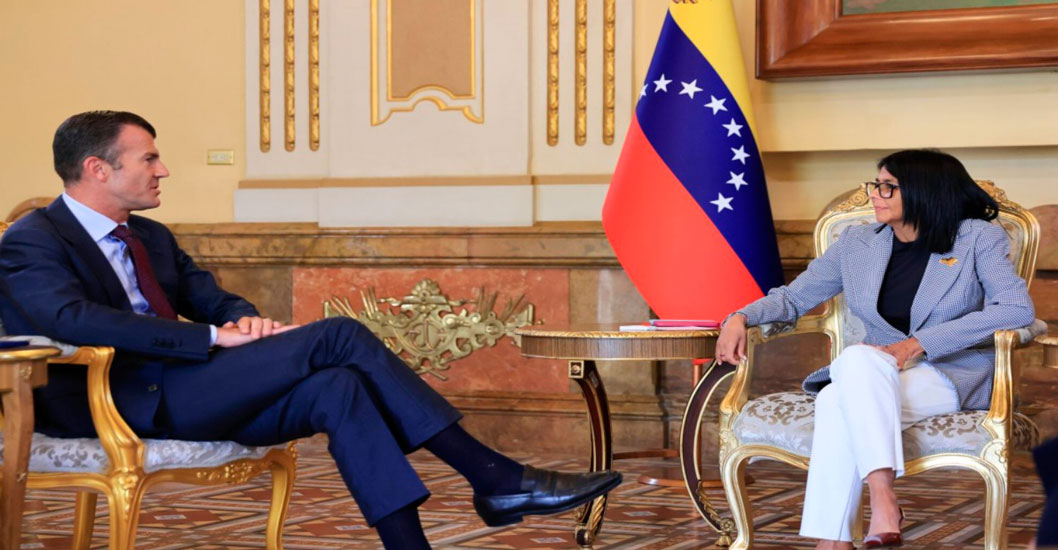 ¡ALIANZA DIPLOMÁTICA! Delcy Rodríguez recibe al secretario de la Organización Ítalo-Latinoamericana en Miraflores