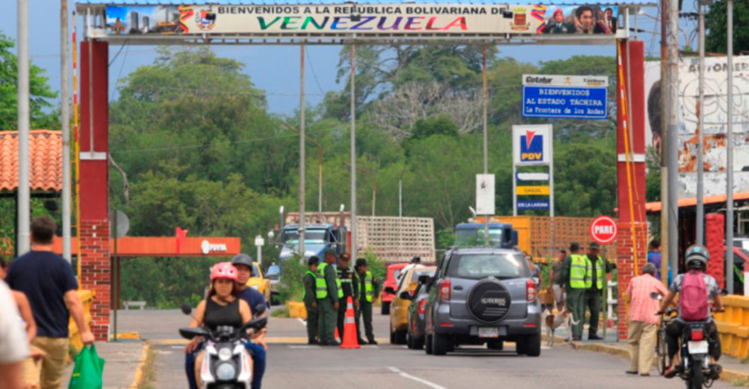¡FLUJO INVERSO! Panamá traslada a la frontera con Colombia a más de cien migrantes que retornan a Sudamérica