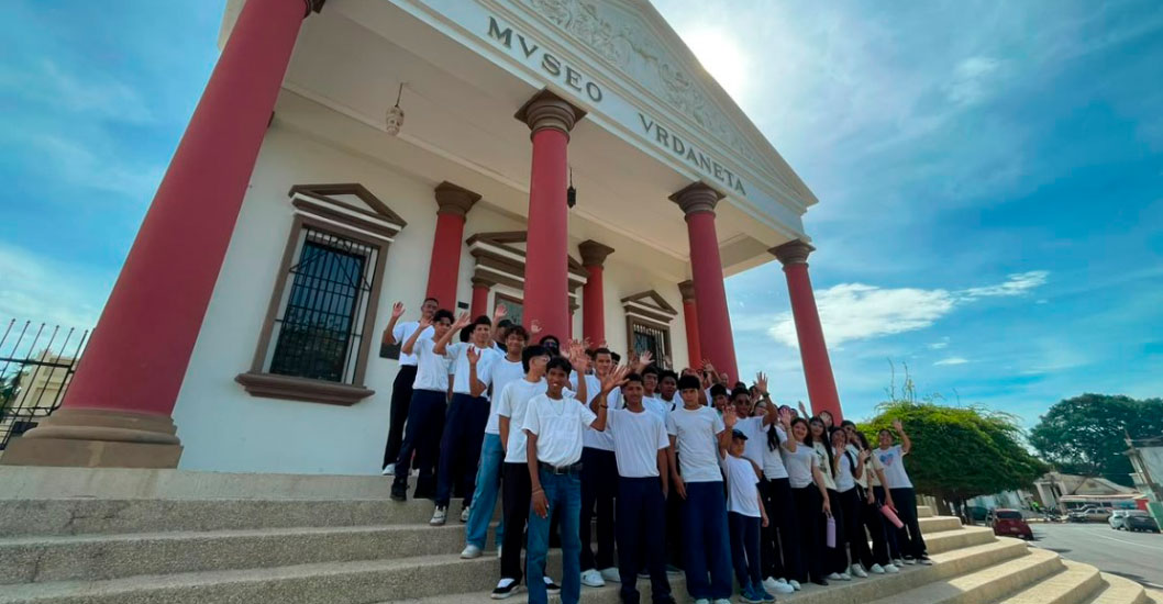 ¡CULTURA Y EDUCACIÓN! Estudiantes de la U.E.P. Campo Carabobo descubren la historia de Maracaibo en recorrido patrimonial guiado por Corzutur