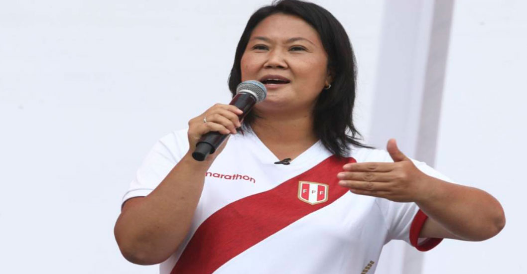 ¡PIDE SERENIDAD! Fujimori lidera el conteo en Perú por mínimo margen y convoca al diálogo a la espera del resultado definitivo de la ONPE