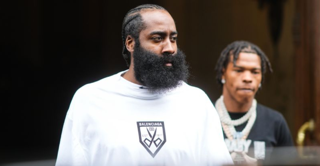 ¡LÍO CON LA JUSTICIA! Arrestan a James Harden en Houston por porte ilegal de arma