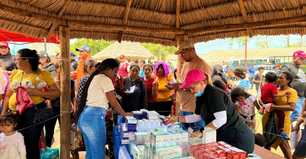 ¡ASISTENCIA PERMANENTE! Despliegan jornada integral para atender a más de 3 mil familias en la laguna de Sinamaica