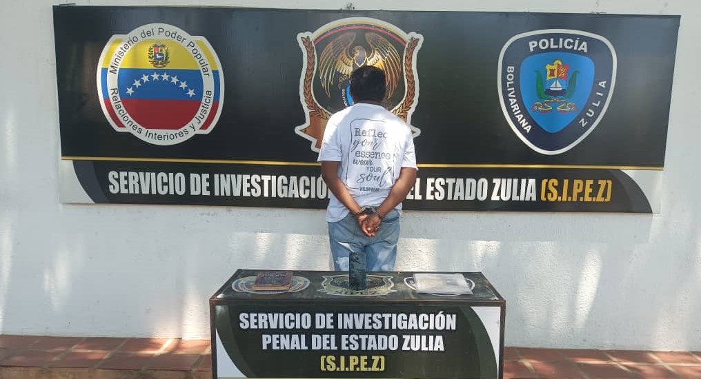 ¡EL CPBEZ LE PUSO LOS GANCHOS! Lo capturan por presunta extorsión a una mujer con 5 mil dólares en Raúl Leoni