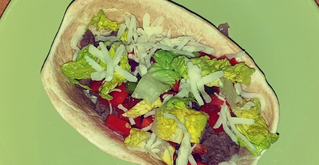 ¡COCINA AL MINUTO! Prepare unas barquitas de carne y pollo con pico de gallo