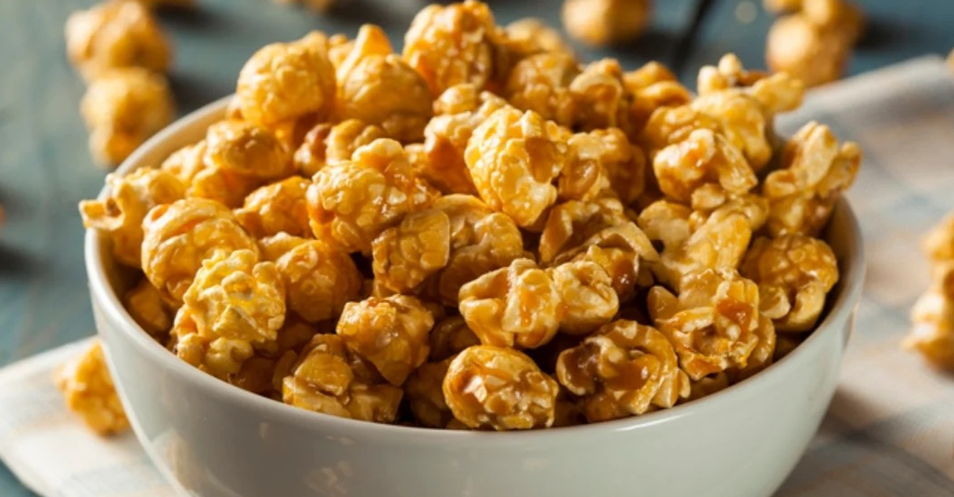 ¡COCINA AL MINUTO! Así se hacen unas palomitas de maíz especiadas. Receta para compartir con amigos