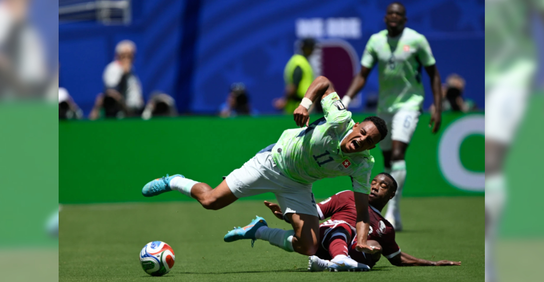 ¡LOS EUROPEOS DOMINARON TODO EL PARTIDO! Cabezazo de Khoukhi en el descuento le da a Qatar un agónico empate 1-1 con Suiza en el Mundial