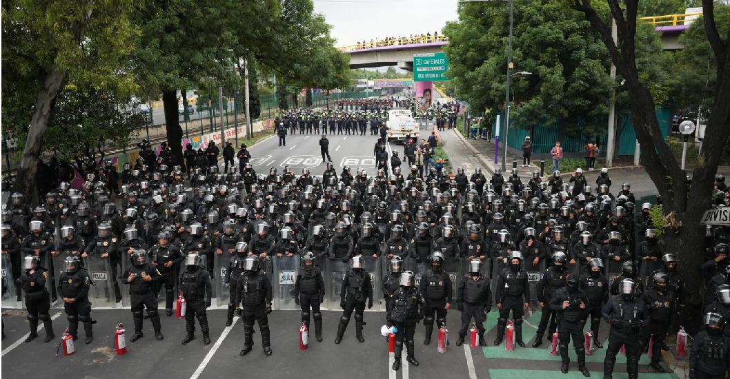 ¡SITUACIÓN TENSA! México se blinda para el Mundial y cruza los dedos para que las protestas no empañen su inauguración