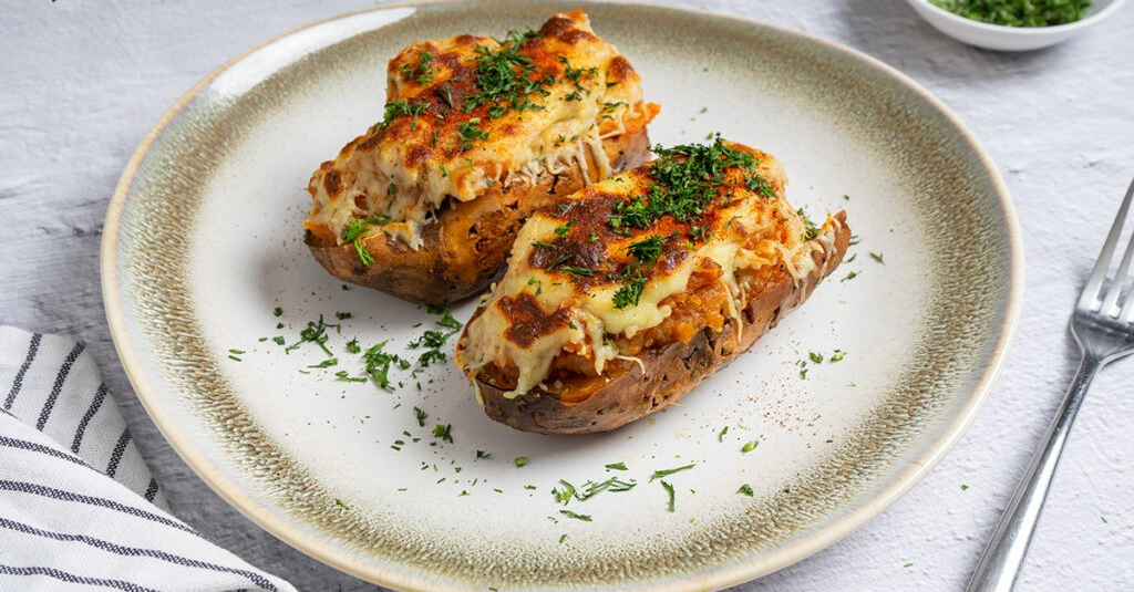 ¡COCINA AL MINUTO! Batata rellena de tocineta una receta fácil de hacer y casera