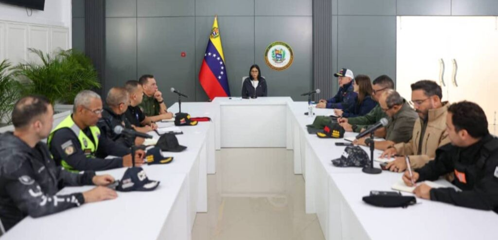 ¡SE MANTIENEN LABORES SE BÚSQUEDA Y SALVAMENTO! Delcy Rodríguez dirigió reunión de coordinación con cuerpos de seguridad del Estado