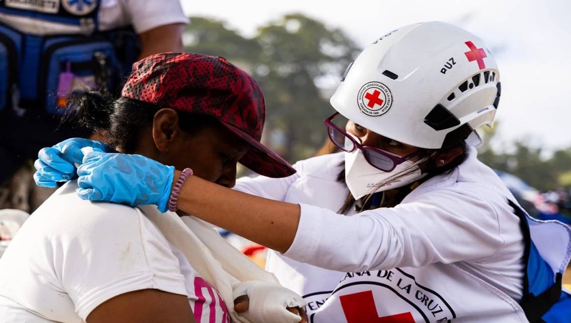 ¡ES IMPORTANTE ATENDER ESTAS MEDIDAS! Cruz Roja activa protocolos contra ataques de pánico tras terremotos en Venezuela || Guía de emergencia + Video