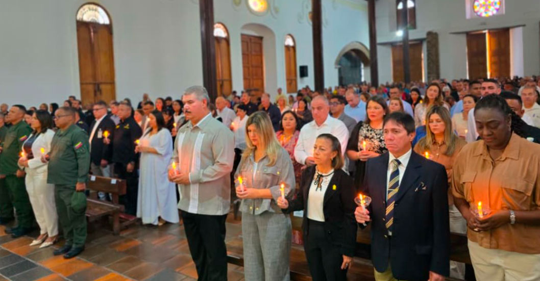 ¡JUNTO AL PUEBLO ZULIANO! Gobernador Luis Caldera participa en eucaristía por víctimas de los sismos