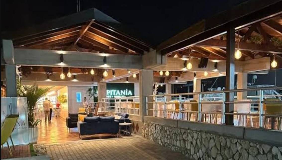 ¡SECTOR ECONÓMICO MUY GOLPEADO! Al menos 15 restaurantes desaparecen durante los terremotos en el Litoral