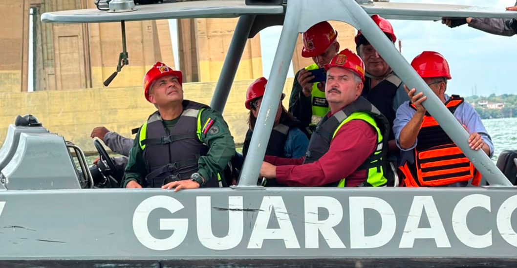 ¡EVAUACIÓN MINUCIOSA! Gobernador Luis Caldera inspeccionó bases y pilas del Puente sobre el Lago de Maracaibo junto al gremio de ingenieros