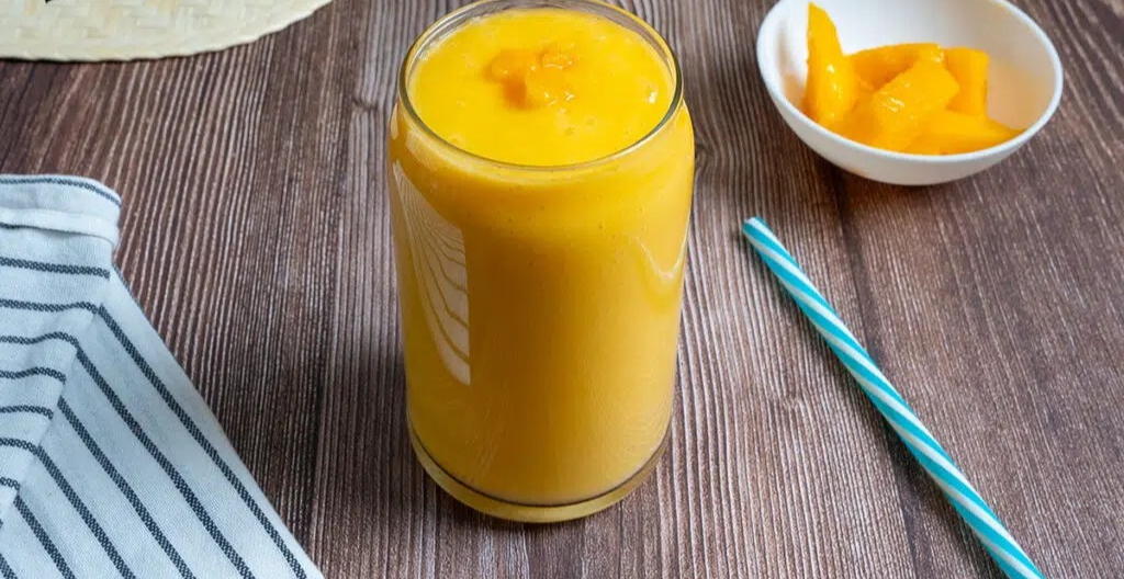 ¡COCINA AL MINUTO! Batido de mango y coco. Una bebida dulce y deliciosa