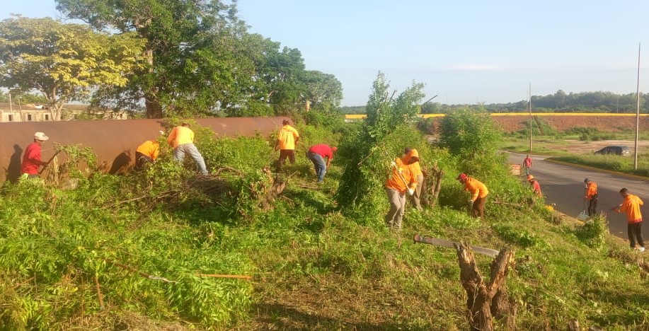 ¡TRABAJO INTEGRAL! IARA mantiene desplegado plan de saneamiento en la vía Lara-Zulia