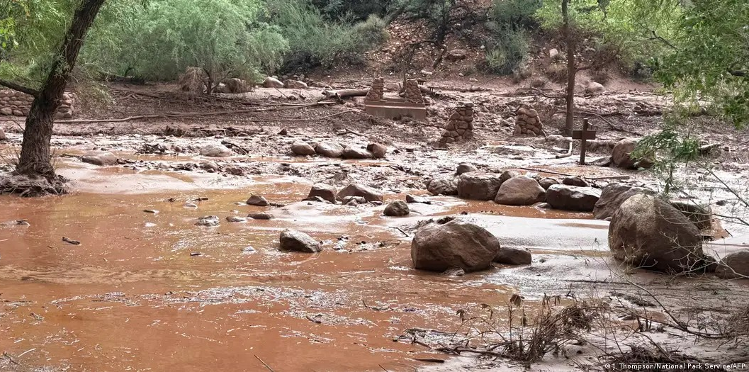 ¡MÁS DE UNA DECENA DE DESAPARECIDOS! Gran Cañón: inundación repentina deja al menos un muerto