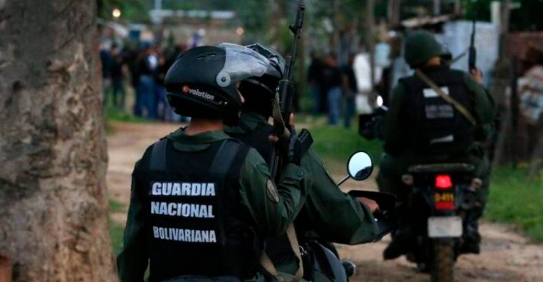 ¡PATRULLAJE EN ANGOSTURA! GNB detuvo a un hombre y le incautó cinco escopetas