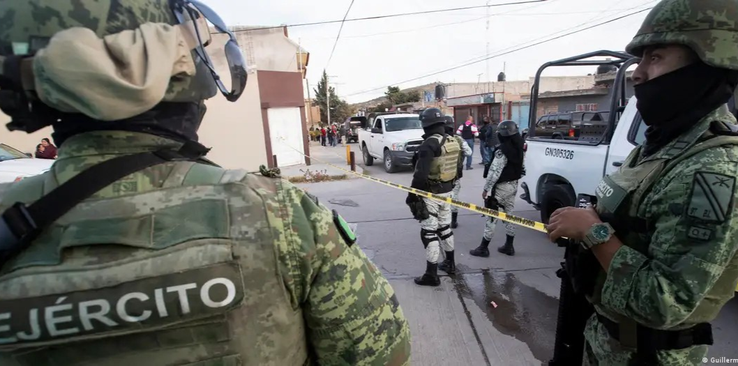 ¡ALARMA EN OJOCALIENTE! Estalla coche bomba frente a estación de policía en México